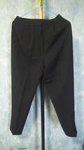 レディース　黒ズボン　パンツ　ウエスト65-69cm　中古　良品　素材表示なし_画像1