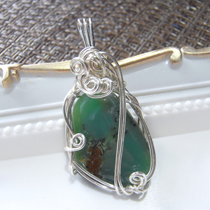 Art hand Auction Chrysoprase wire pendant top 1335, Handmade, Accessories (for women), necklace, pendant, choker