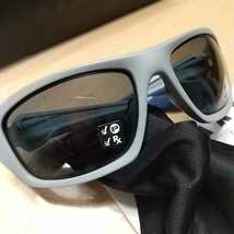 OAKLEY Valve オークリー バルブ Matte Fog Grey Polarized 0OO9236 偏光レンズ　サングラス _画像3