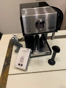 「美品」デロンギ アクティブエスプレッソカプチーノメーカーECP3220J-BK コーヒーマシン