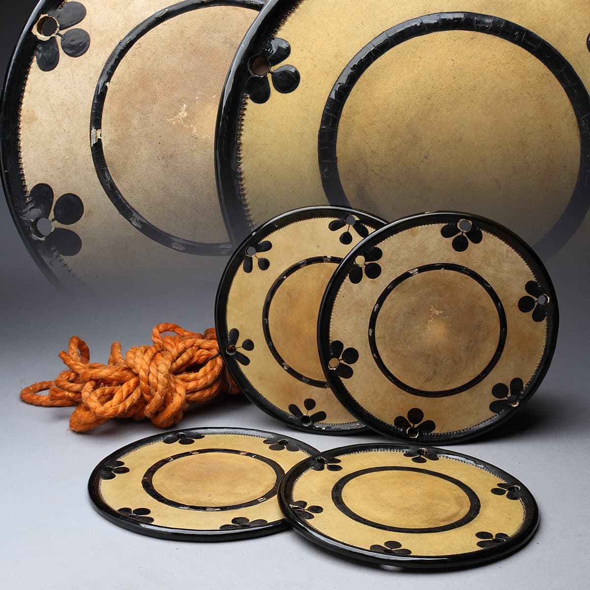 驚きの価格が実現! 小鼓 皮 2枚 【最終値下げ】 和楽器 楽器/器材 格安新品 ※最終値下げ 桜蒔絵 胴 小鼓 和楽器