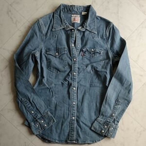 LEVI’Sデニムシャツ