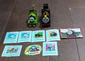 機関車トーマス 玩具2台 シール7枚 カード1枚