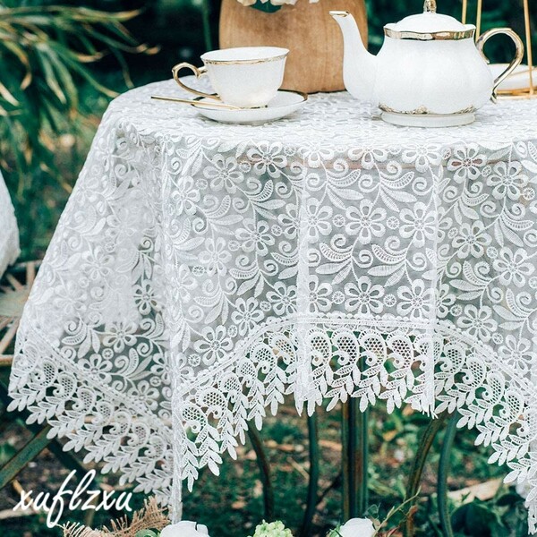 快適な家　ヨーロッパスタイルのシンプルな刺繍　レーステーブルクロス　テーブルランナー、パーティー、結婚式の宴会の装飾 110X110CM)