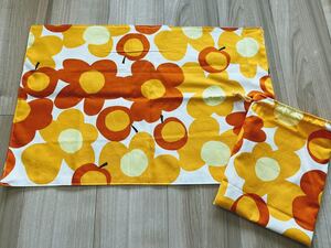 ●ハンドメイド●花柄 ランチョンマット40×60&巾着袋 黄色