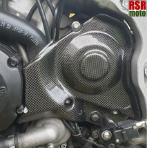 アプリリア Aprilia RSV4 (2009-2015)/ トゥオーノV4 (2011-2015) カーボンスプロケットカバー　艶ありクリア仕上げ_画像3