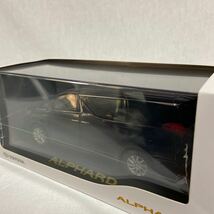 非売品 1/30 トヨタ アルファード ハイブリッド SR スパークリングブラックパール・クリスタルシャイン 前期 カラーサンプル ミニカー_画像4