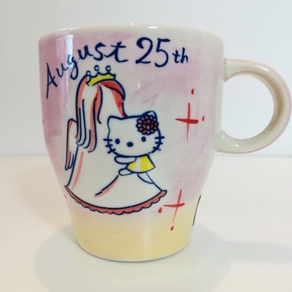 [Неиспользовано / Доставка (все префектуры) 510 иен ~ / 25 августа, Дева] Кружка «Hello Kitty» на день рождения, ручная роспись KT0825, чайная посуда, Кружка, Изготовлен из керамики