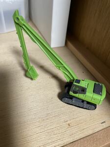 トミカ　メガトンダンプ　コマツ　緑色ロングショベルカー