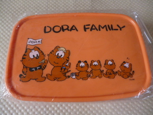 昭和レトロ 当時物 DORA FAMILY 猫の家族 オレンジ 弁当箱 0.5リットル 未使用 タッパ 容器