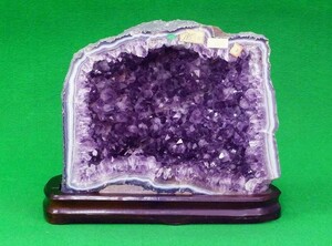 アメジスト カペーラ 001 ブラジル産 ドーム 紫水晶14.1kg　手彫木台付き