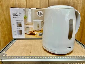 大容量!ニトリ1.2L電気ケトル箱付き