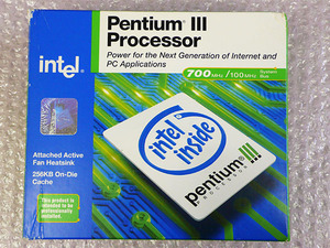 Intel Pentium III E700 700MHz SECC2 Slot1 700/256/100/1.65V SL454