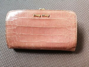 【レア】 miumiu 財布 二つ折り ピンク がま口 クロコ型押しレザー