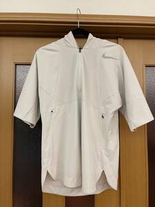 値下げ交渉　承ります　NIKE ナイキ AA0043-010 S RUNNING DIVISION COLLECTION U NK SS JKT RD