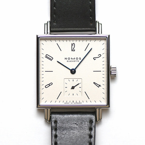ノモス NOMOS テトラ ラージ TT1A1W2L 手巻き ドイツ製 メンズ 紳士用 男性用 腕時計 美品