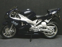 x品名x (23)マイスト Maisto ヤマハ YZF R1 フルカウル レーサー レース系バイク? 約12cm♪ミニカー置物オートバイ ミニチュア1/18タイプ?_画像3