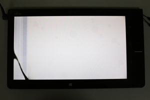 ジャンク品タブレット 富士通 ARROWS Tab Q704/PV FARQ01018Z i5 メモリ不明 SSD不明 12.5inch カメラ内蔵 OS不明 通電確認済 代引き可