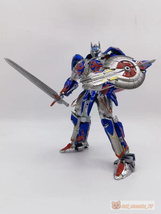 【BLACK MAMBA】高さ30cm BS-03 CYBERTRON CAVALIERS コンボイ似 発光可 合金 完成品 変形 可動フィギュア トランスフォーマー 新品_画像5