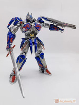 【BLACK MAMBA】高さ30cm BS-03 CYBERTRON CAVALIERS コンボイ似 発光可 合金 完成品 変形 可動フィギュア トランスフォーマー 新品_画像6