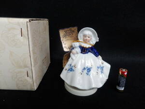 未使用　 Demain ドマン オルゴール人形 猫抱き少女 コバルト人形シリーズ 陶人形　イエスタデー　紙箱入り