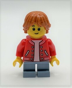 即決 新品 未使用　レゴ LEGO ミニフィグ ミニフィギュア シティ　スタジャンを着た男の子　子ども　ニコニコ　困り顔