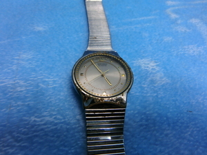 F310　SEIKO　シルバー　クォーツ　腕時計　型番５Y91-6100