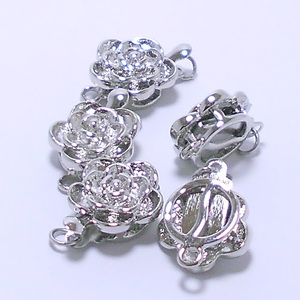 薔薇型クラスプ留め金, ニッケルフリー, Brassロジウム, 17x11x6mm, 穴：2mm 5個入り　送料無料