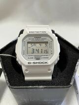 カシオ CASIO ジーショック G-SHOCK Gショック メンズ 腕時計 DW-5600 スクエア 樹脂ベルト デジタル 防水 多機能 ホワイト _画像1