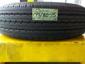 5) 5684b ＴＯＹＯ ＭＯＢＩＳＹＳ ７７７ 195/80R15 107/105L LT １本のみ 2017年製 ハイエース キャラバン 等 店頭交換可