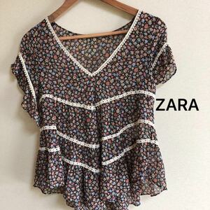 ZARA ザラ 黒の花柄 半袖 ブラウス カットソー トップス