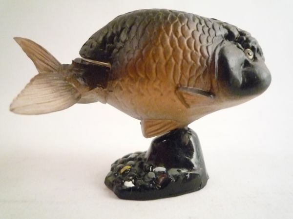 チョコエッグ　フィギュア　らんちゅう　魚　動物　１