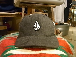 美品 VOLCOM FLEXFIT CAP SIZE YOUTH ボルコム フレックフィット キャップ