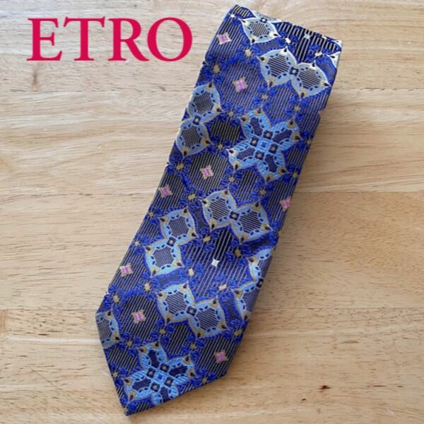 ETROの青いネクタイ