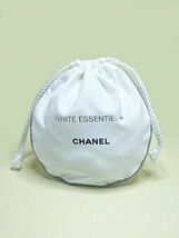 wh13ch 新品未使用本物　CHANEL シャネル　SKINCARE「WHITE ESSENTIEL+」ノベルティポーチ_画像1