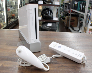 動作確認済み Nintendo/ニンテンドー Wii 本体 RVL-001 ホワイト リモコン ヌンチャク 付属 ウィー 白 任天堂 ①