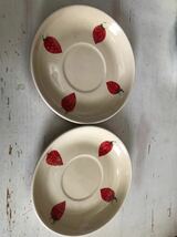レトロ　いちご柄のソーサー プレート　小皿2枚　陶器　かわいいストロベリー　ソーサー_画像2