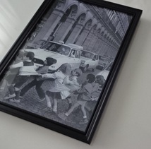 アートフレーム§A4額(選択可)写真ポスター付§古いパリの街・子供たち・白黒・モノクロ・ロベール・ドアノー・フランス・アンティーク風_画像3