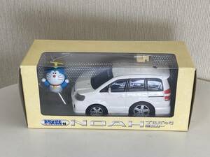 送料無料　トヨタノア　プルバックカー　ミニカー　ディーラー販促　ドラえもん