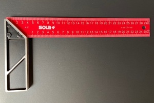 ヨーロッパ老舗ブランド『SOLA』完全スコヤ直角定規 300mm(30cm)サイズ アルミダイキャスト柄 赤塗装文字盤 [SRC300]
