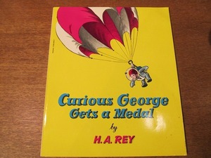  foreign book picture book [Curious George Gets a Medal].... George 