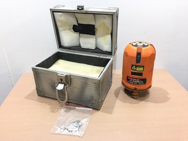 ヤフオク! -レーザー墨出し器マキタの中古品・新品・未使用品一覧
