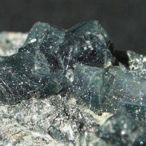 内モンゴル自治区産【発光性フローライトＩＮ輝蒼鉛鉱２】fluorite、Bismuthinite、蛍石、ミネラル、鉱物、原石、天然石、鉱物屋Rei