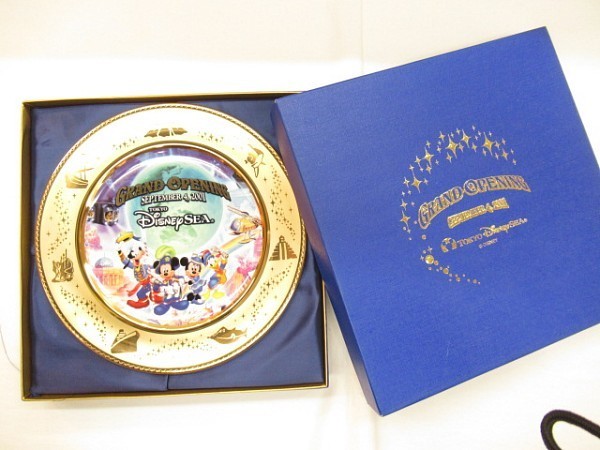 【未使用品】 東京ディズニーランド 15周年 大皿 箱付き 置物 当店の記念日