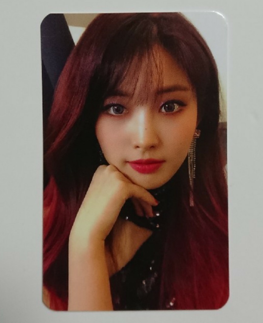 EVERGLOW シヒョン ISAC アユクデ トレカ spaceworld.in