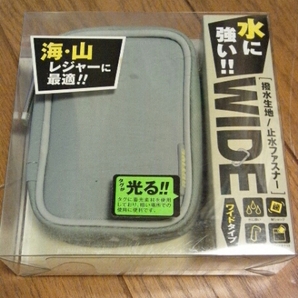 ◆送料無料◆光るタグ 水に強い!!デジカメケース★撥水生地&止水ファスナー★ ワイド BSDA12CSV＜参考収納寸法：W65×D25×H95mm＞