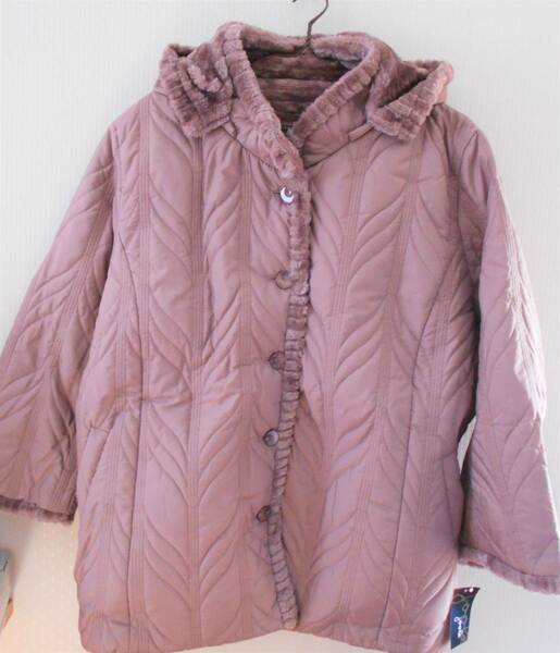 【新品】２０００円引き　ベルーナ　裏ボーダーボア　中わたジャケット　８L　ピンク　定価９９００円
