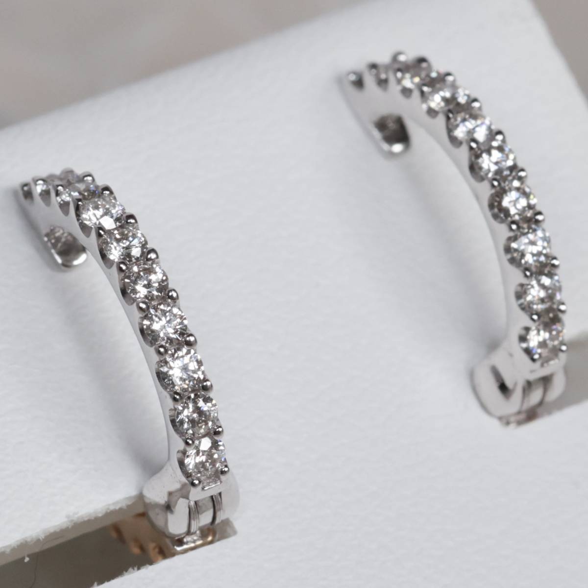 新入荷 流行 ピアリング イヤリング ダイヤモンド K18WG ダイヤ0.28ct