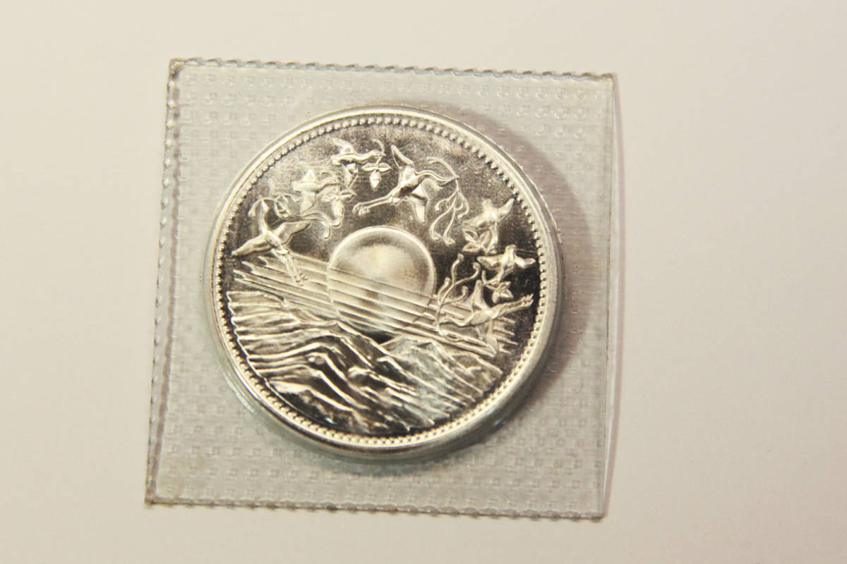 ヤフオク! -天皇陛下御在位60年記念 銀貨の中古品・新品・未使用品一覧