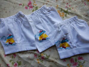  Showa Retro short pants three sheets together trousers size 7 number 7-8 -years old yacht embroidery flat putting W40-50 height 25 length of the legs 5CM unused 